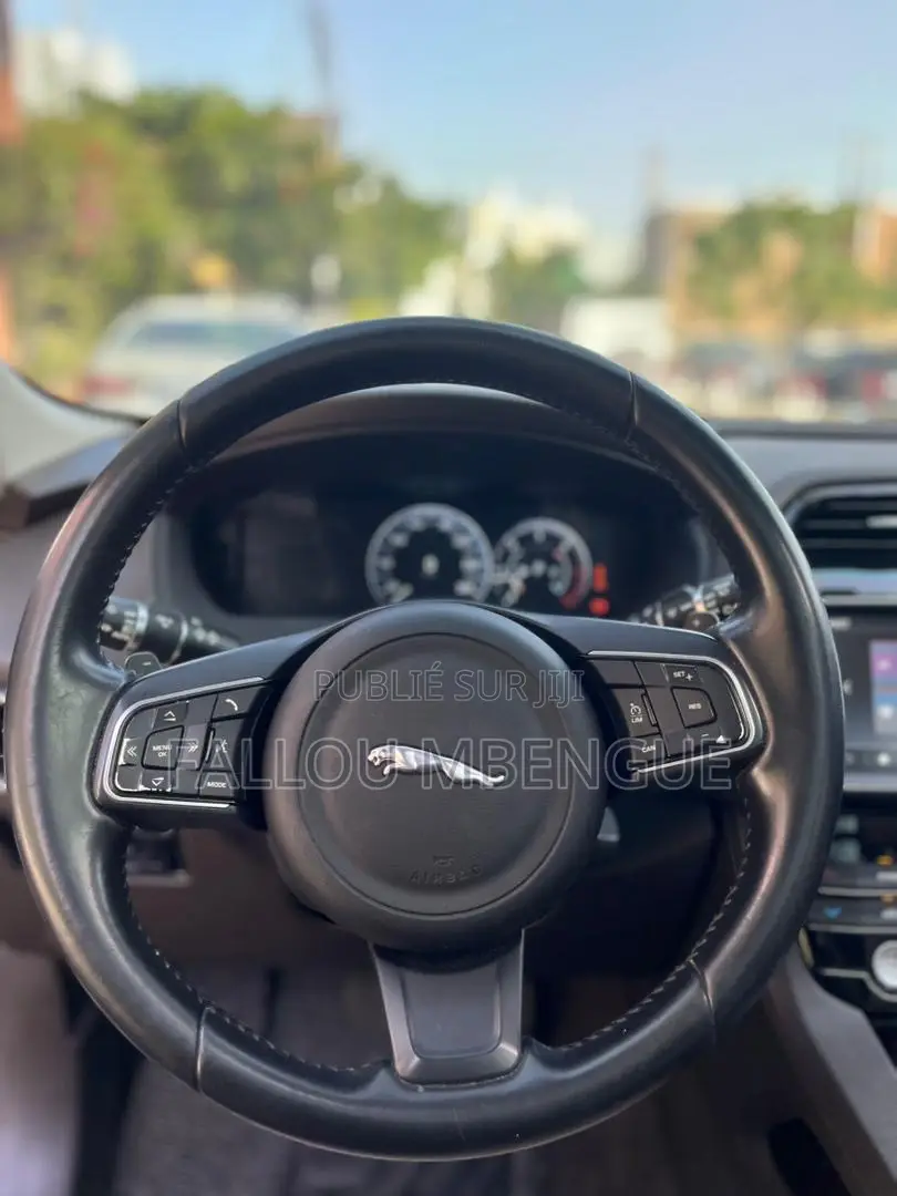 Jaguar F-Pace 2017 Blanc
