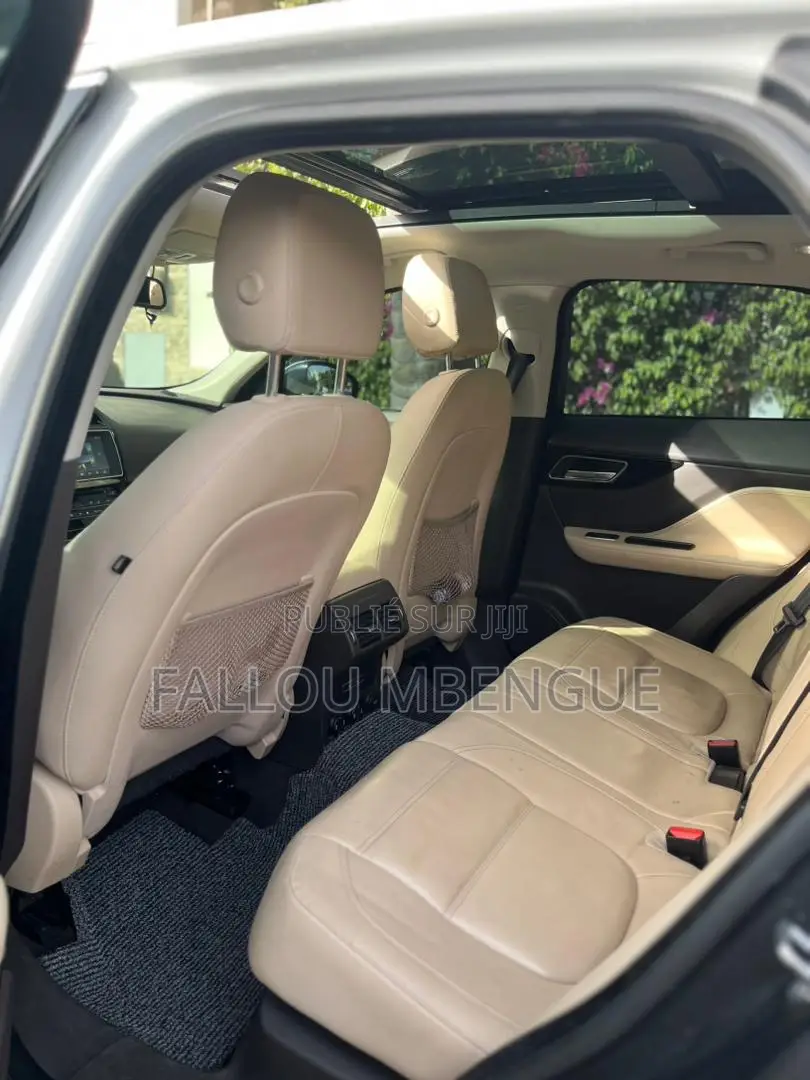 Jaguar F-Pace 2017 Blanc