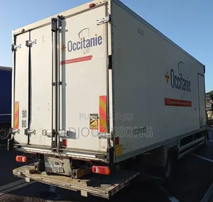 Camion Frigo Venant Sous Douane