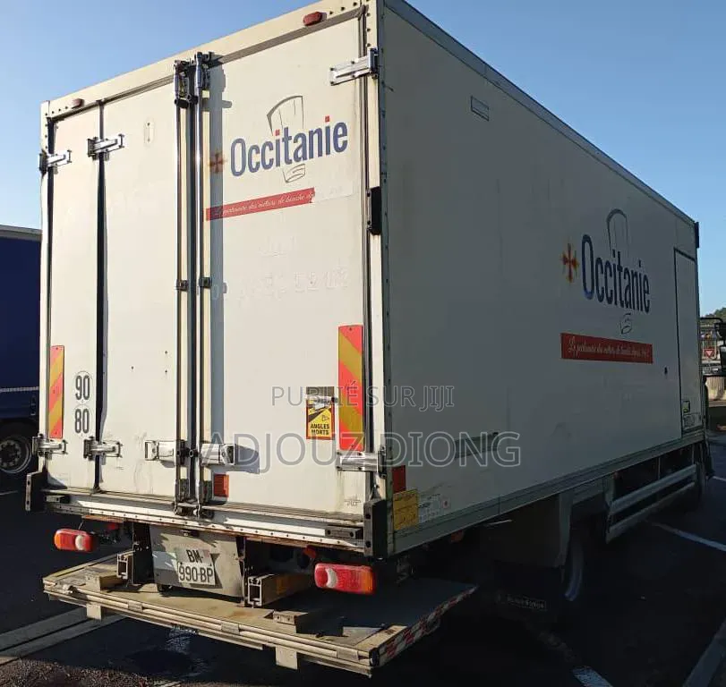 Camion Frigo Venant Sous Douane