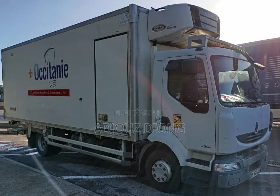 Camion Frigo Venant Sous Douane