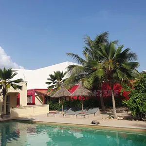 6chbre Villa dans Mbeur, Thiès Sud à Vendre