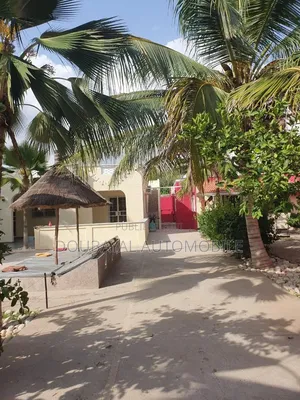 6chbre Villa dans Mbeur, Thiès Sud à Vendre