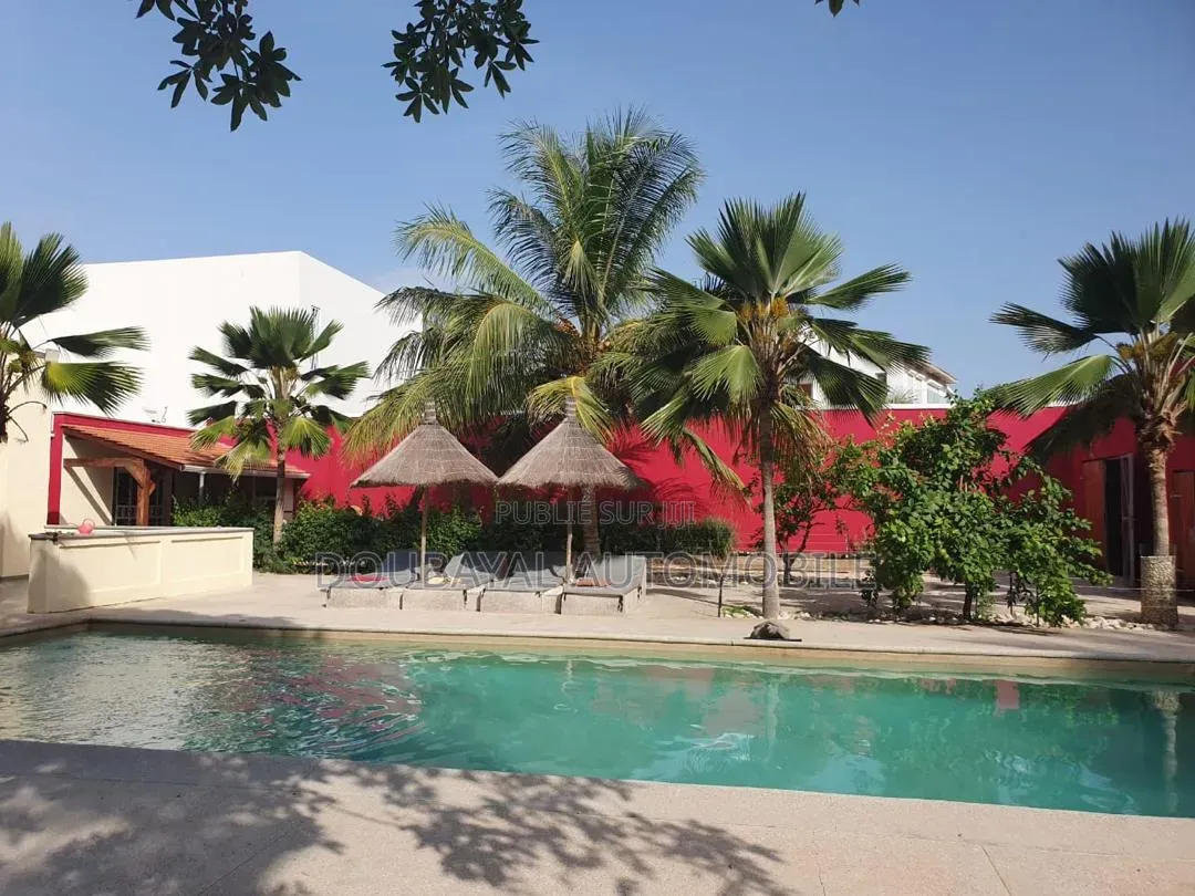 6chbre Villa dans Mbeur, Thiès Sud à Vendre