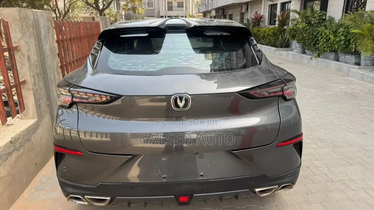 Changan UNI-T 1.5 FWD 2021 Gris