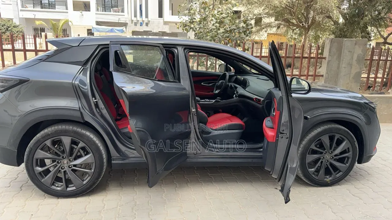 Changan UNI-T 1.5 FWD 2021 Gris