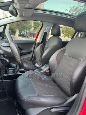 Peugeot 2008 2018 Rouge