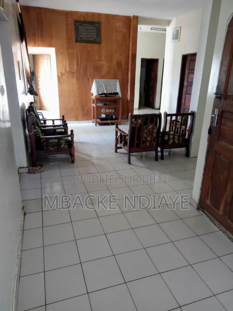 4chbre Maison dans Maison 207M2, Guediawaye à Vendre