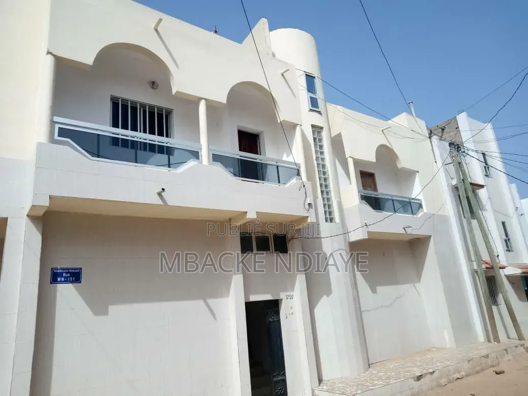 4chbre Maison dans Maison 207M2, Guediawaye à Vendre