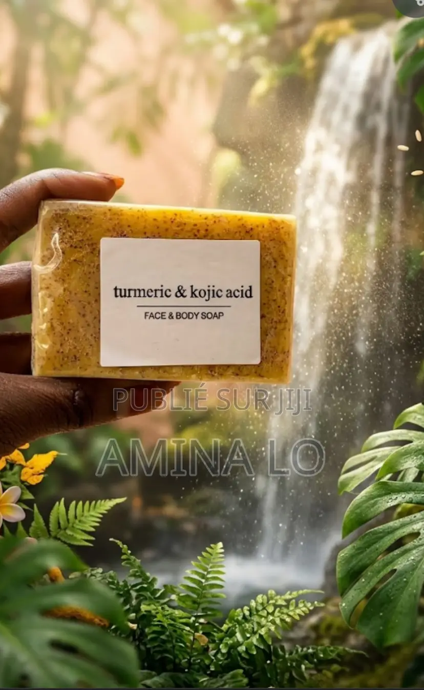 Savon À Base De Curcuma Et Acide Kojic