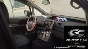 Toyota Voxy 2016 Noir