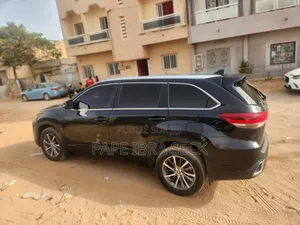 Toyota Highlander XLE 4x4 V6 (3.5L 6cyl 8A) 2018 Noir