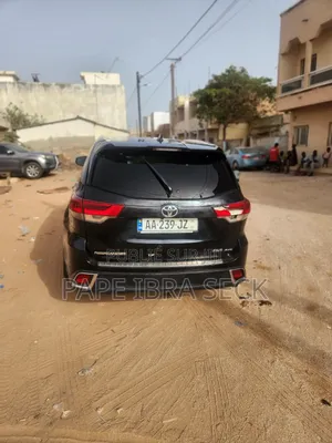 Toyota Highlander XLE 4x4 V6 (3.5L 6cyl 8A) 2018 Noir