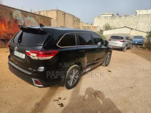 Toyota Highlander XLE 4x4 V6 (3.5L 6cyl 8A) 2018 Noir