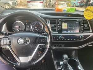 Toyota Highlander XLE 4x4 V6 (3.5L 6cyl 8A) 2018 Noir