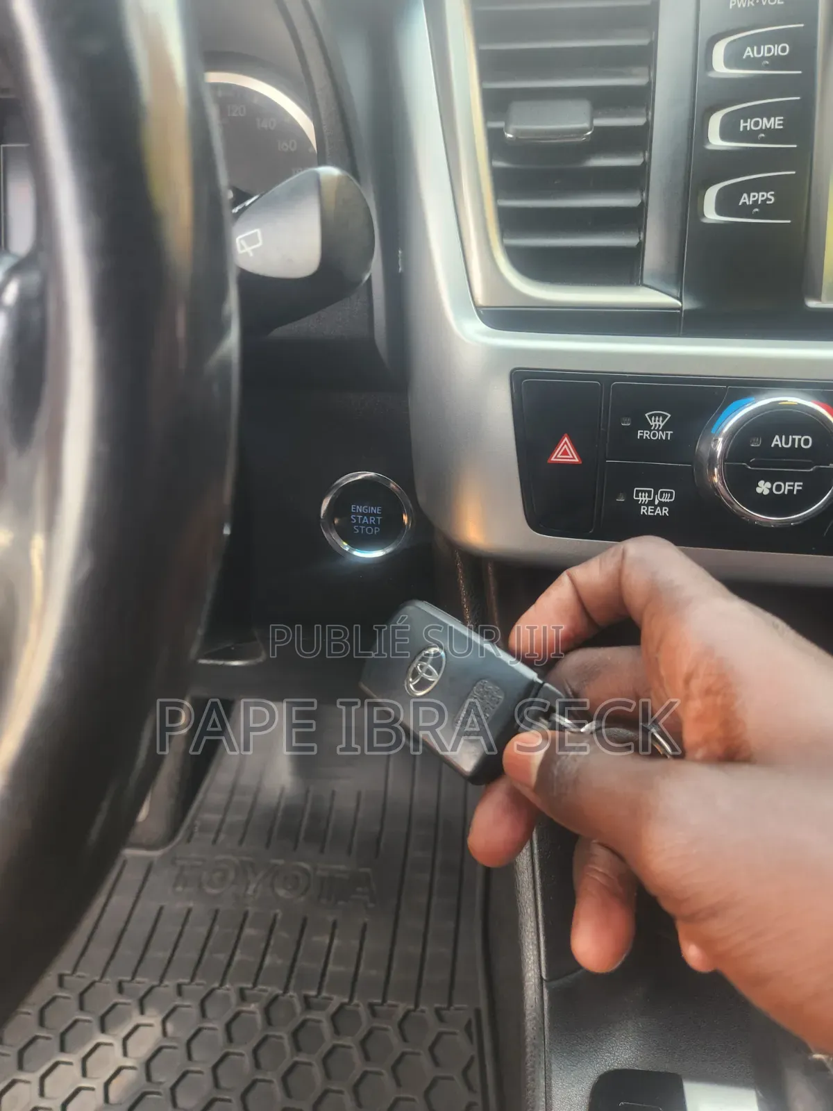 Toyota Highlander XLE 4x4 V6 (3.5L 6cyl 8A) 2018 Noir