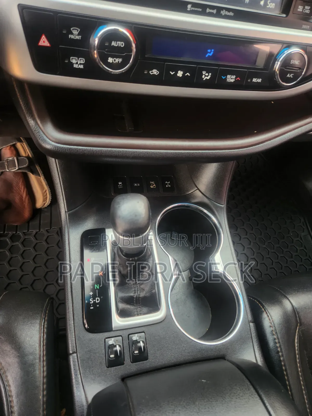 Toyota Highlander XLE 4x4 V6 (3.5L 6cyl 8A) 2018 Noir