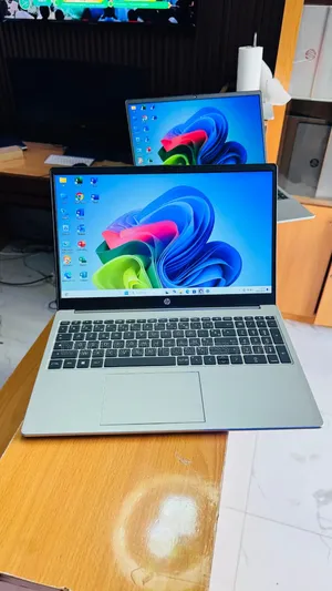 Nouveau Ordinateur portable HP 255 8GB Intel Atom SSD 512GB