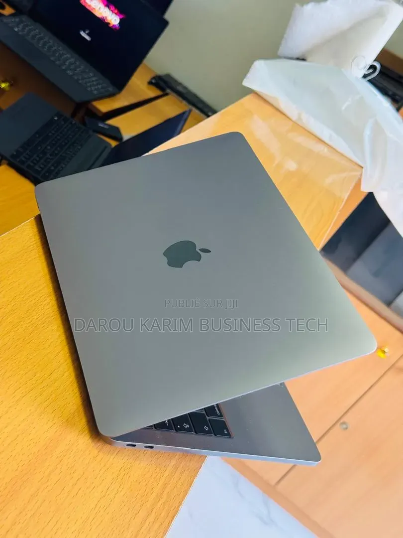 Nouveau Apple MacBook Pro 2017 8GB Intel Core i5 SSD 128GB