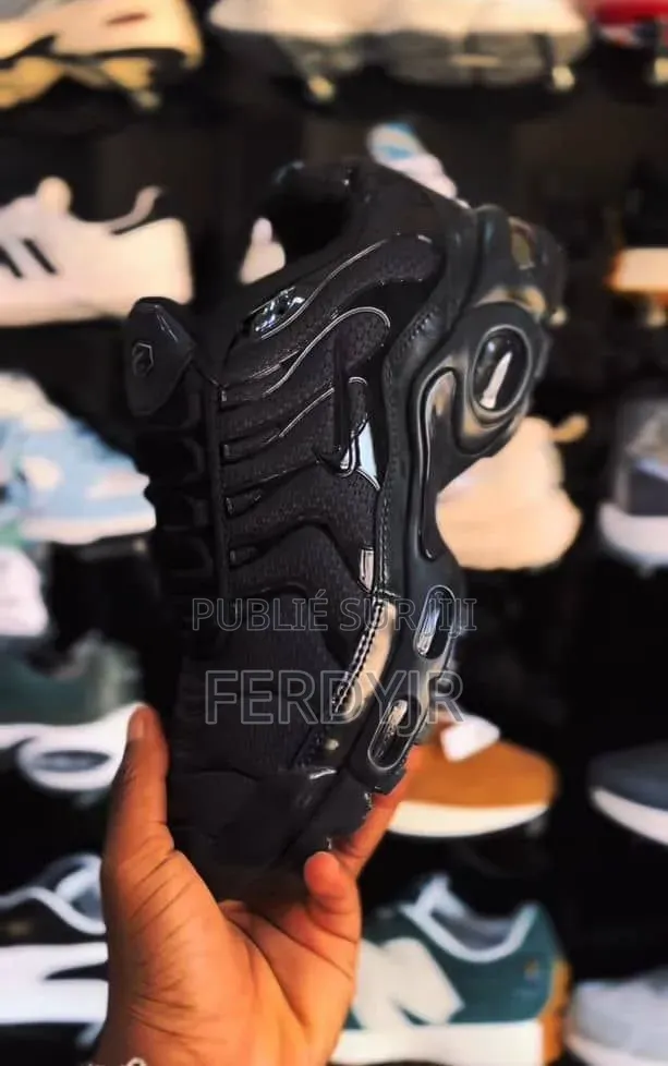 Tn Full Black Dispo Avec Livraison