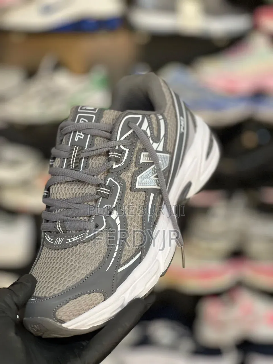 New Balance 740 Grise Disponible Maintenant Avec Livraison