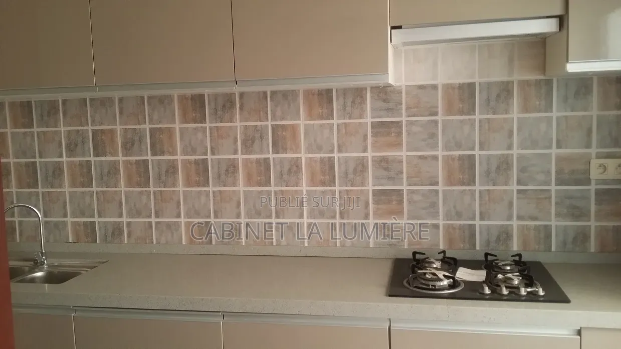 4chbre Appartement dans Duplex À Louer, Ngor à Louer