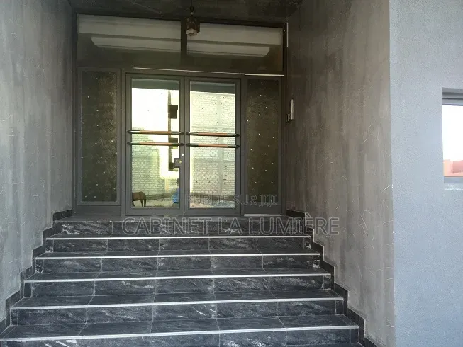 4chbre Appartement dans Duplex À Louer, Ngor à Louer