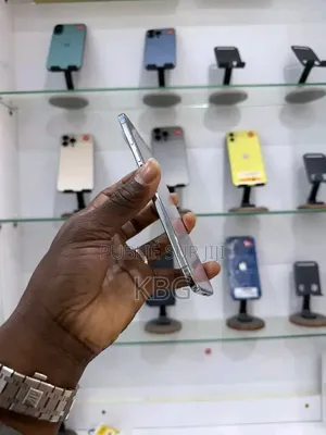Nouveau Apple iPhone 17e 256 GB Blanc