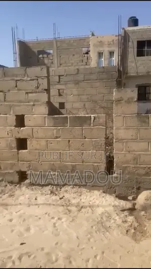 Maison en Construction À Vendre Double Façade