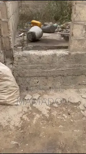 Maison en Construction À Vendre Double Façade