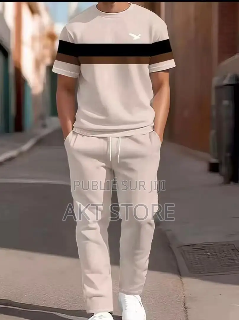 Ensemble T-Shirt Et Pantalon De Jogging Homme.
