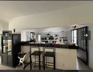 Meublé 5chbre Villa dans Nda_Immo, Dakar Plateau à Vendre