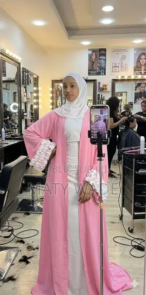 Robe Plus Kimono Plus Voile