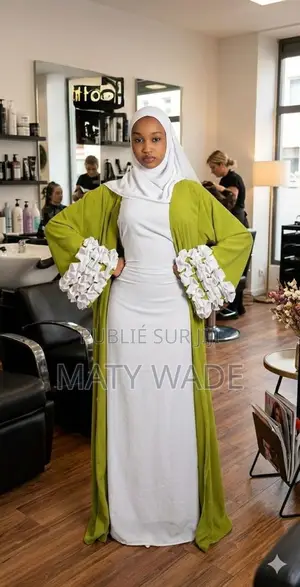 Robe Plus Kimono Plus Voile