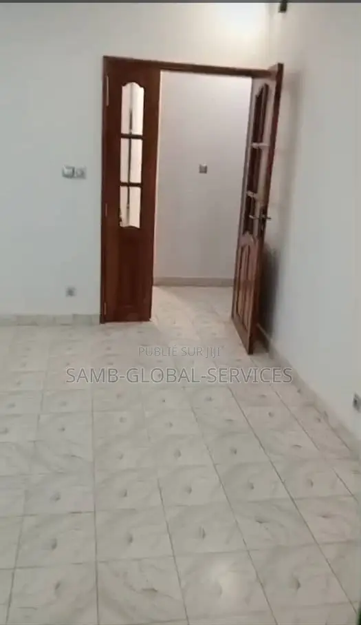 3chbre Appartement dans Appartement, Fann-Point E-Amitié à Louer