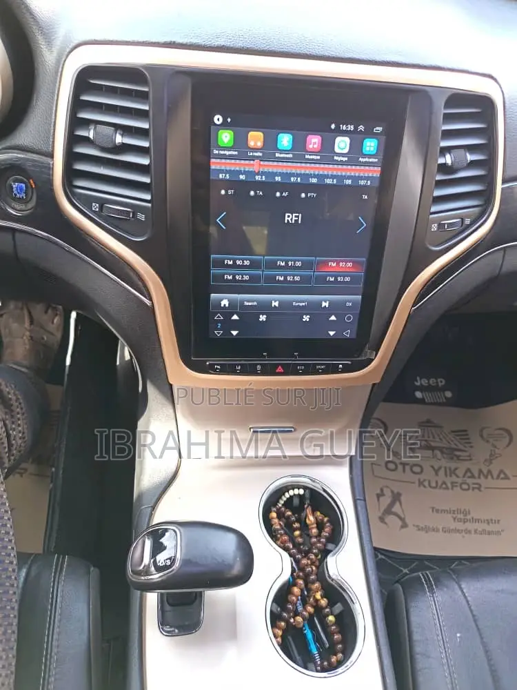 Jeep Grand Cherokee Laredo 4dr SUV (3.6L 6cyl 8A) 2014 Gris