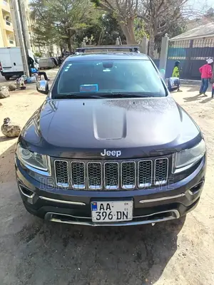 Jeep Grand Cherokee Laredo 4dr SUV (3.6L 6cyl 8A) 2014 Gris