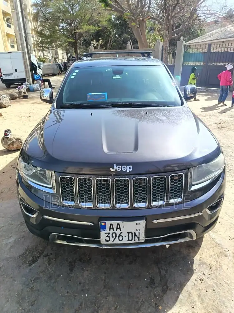 Jeep Grand Cherokee Laredo 4dr SUV (3.6L 6cyl 8A) 2014 Gris