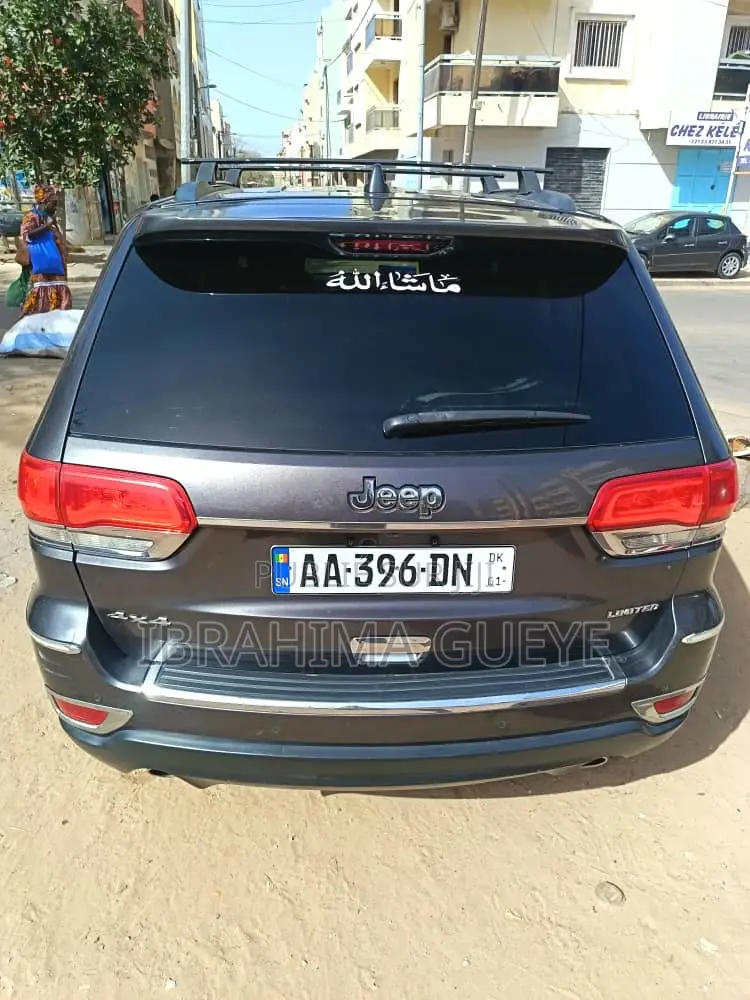 Jeep Grand Cherokee Laredo 4dr SUV (3.6L 6cyl 8A) 2014 Gris