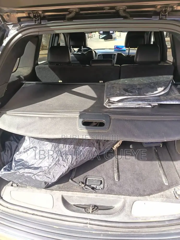 Jeep Grand Cherokee Laredo 4dr SUV (3.6L 6cyl 8A) 2014 Gris