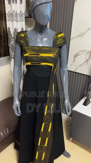 Robe Longue Brodé Avec Du Pagne Tissé