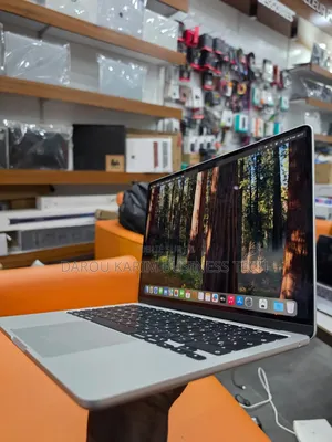 Nouveau Apple MacBook Air 2025 M4 13-inch 16GB Apple M4 SSD 512GB