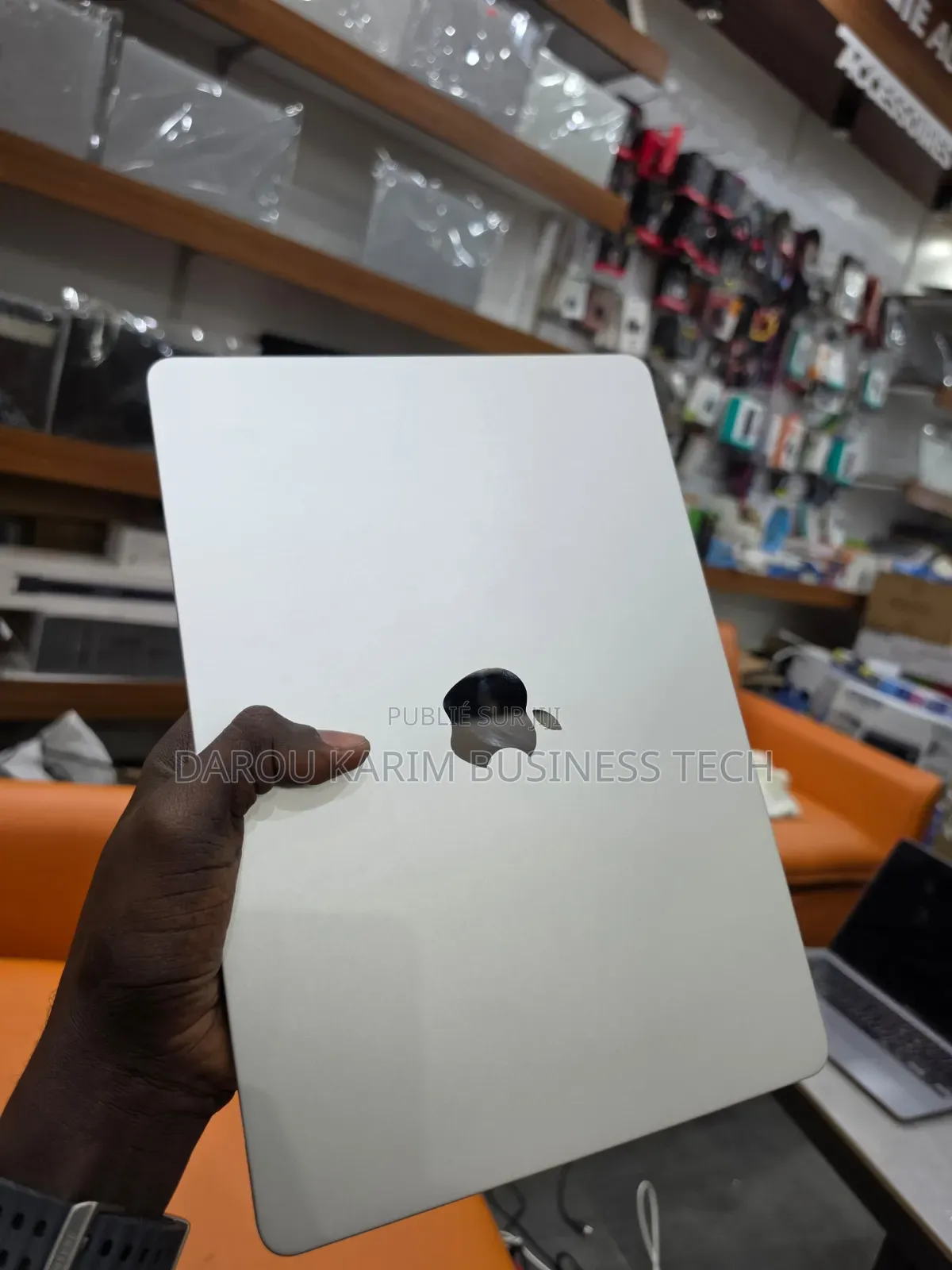 Nouveau Apple MacBook Air 2025 M4 13-inch 16GB Apple M4 SSD 512GB