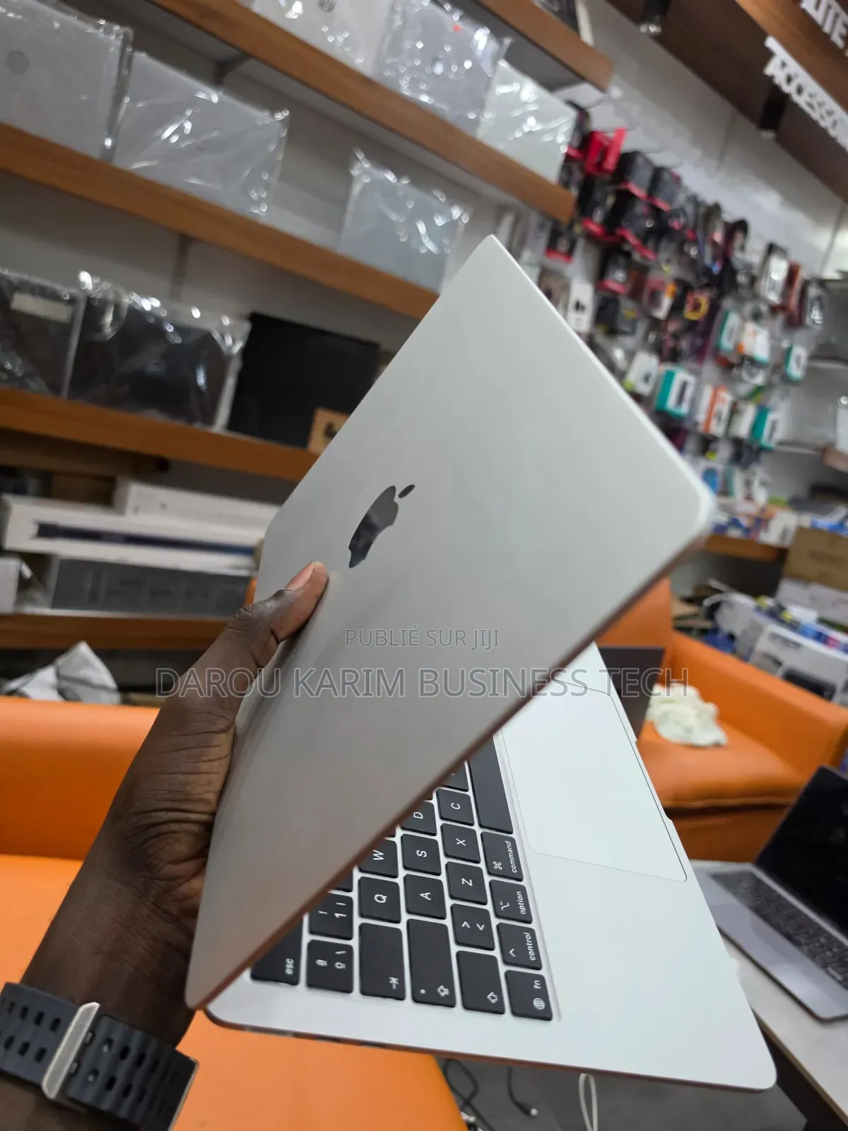 Nouveau Apple MacBook Air 2025 M4 13-inch 16GB Apple M4 SSD 512GB