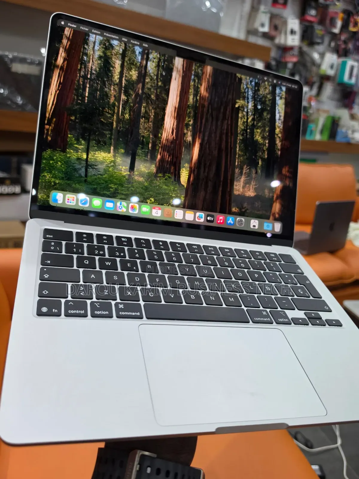 Nouveau Apple MacBook Air 2025 M4 13-inch 16GB Apple M4 SSD 512GB