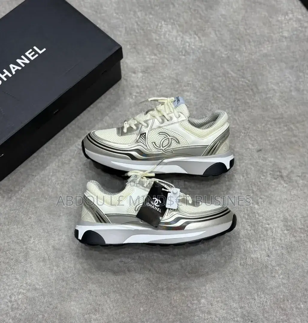 Chanel Beige Disponible
