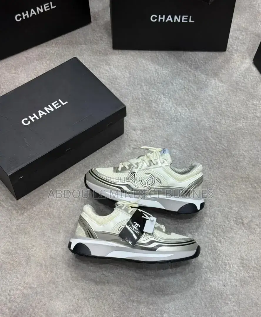 Chanel Beige Disponible