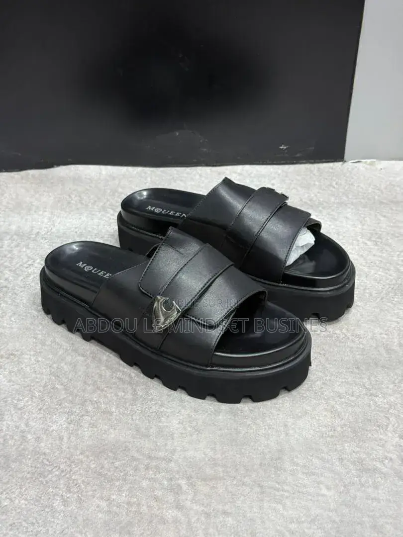 Shoes McQueen Sneaker Disponible