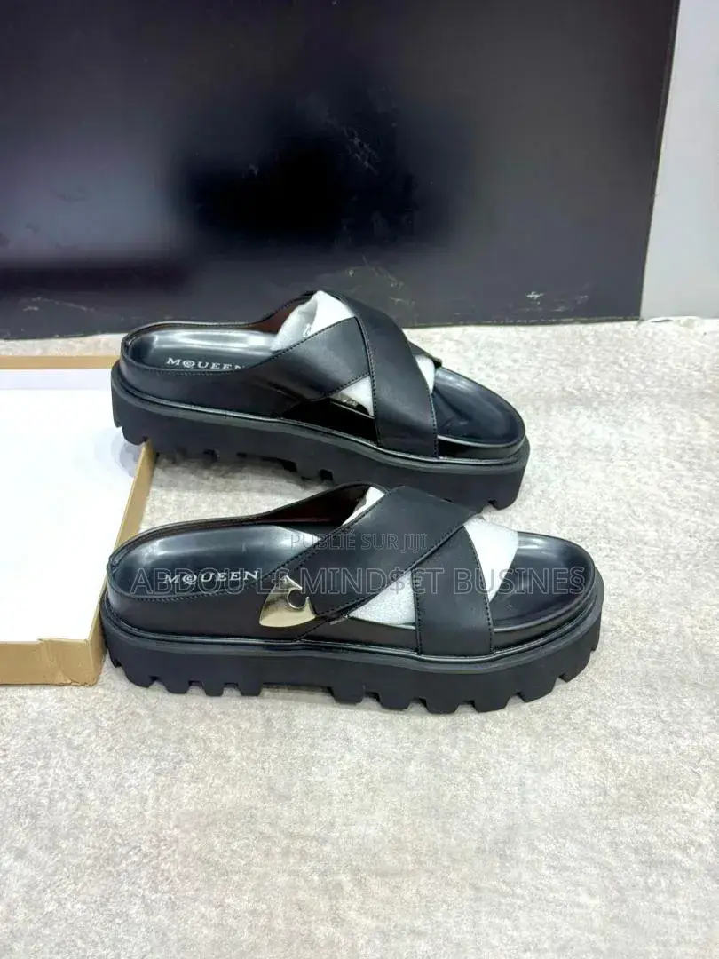 Shoes McQueen Sneaker Disponible