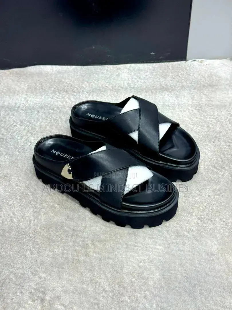 Shoes McQueen Sneaker Disponible